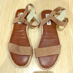 NWOT Steve madden sandals